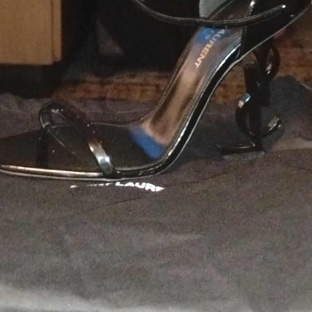 Saint Laurent Black Patent Leather Stiletto Heels - Picture 4 of 16